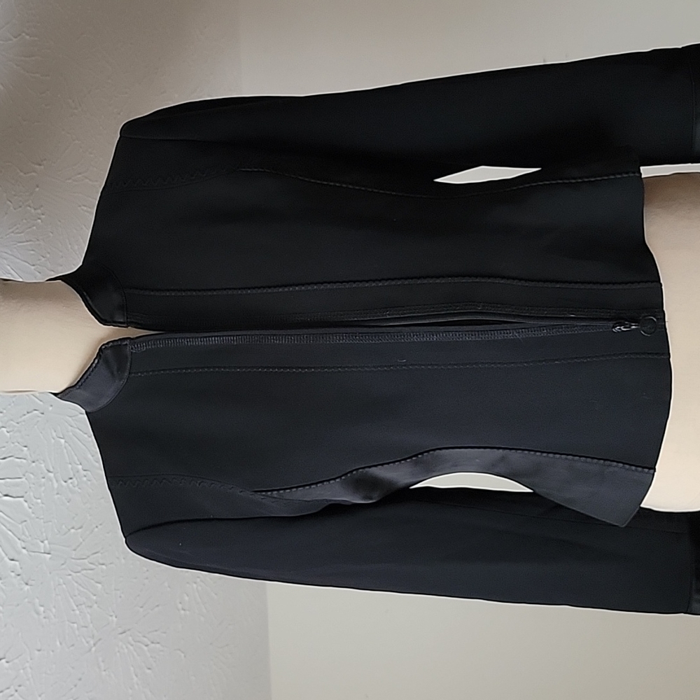 Albert Nipon Jacket in 6P